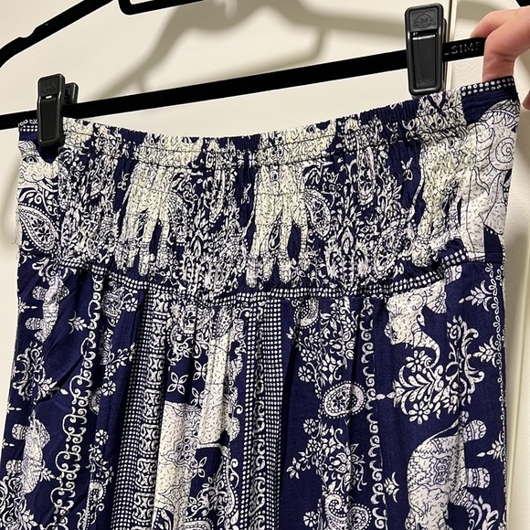 Boho pants in elephant print with open leg detailing - Picture 8 of 8